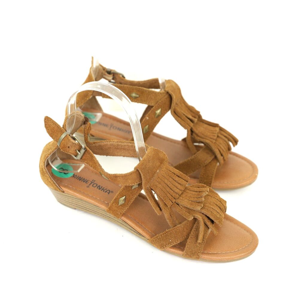 Minnetonka Merriam Fringe Studded Wedge Suede Sandals Size 8